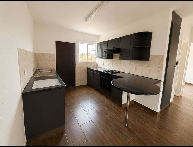 2 BEDROOM SECTIONAL TITLE FOR SALE IN KENLEAF